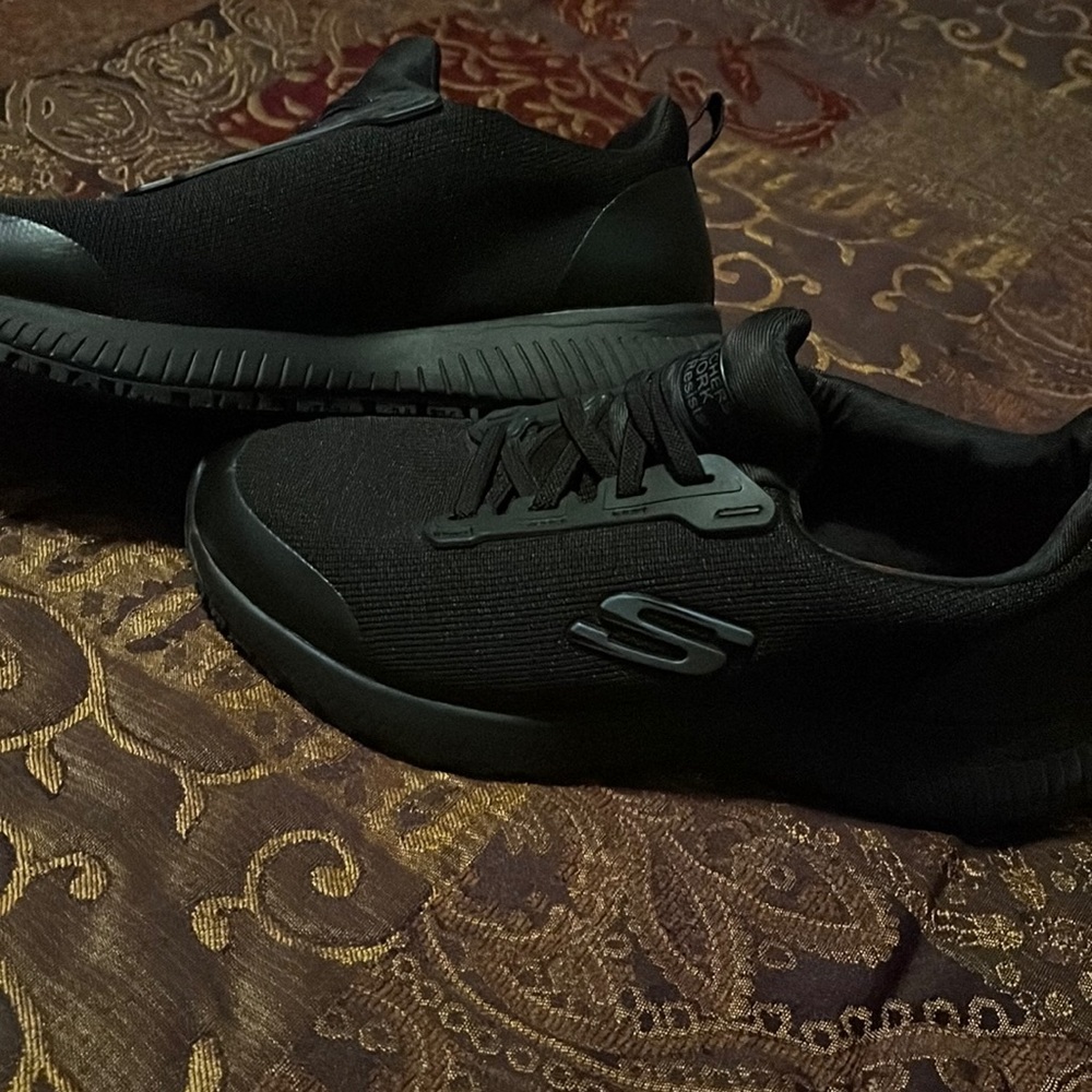 Skechers Relaxed Fit Memory Foam Elastic Lace Sne… - image 2